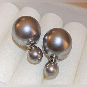 Cute Nordstrom 14KT White Gold  Dip Shimmering Silver pearl Two face earrings